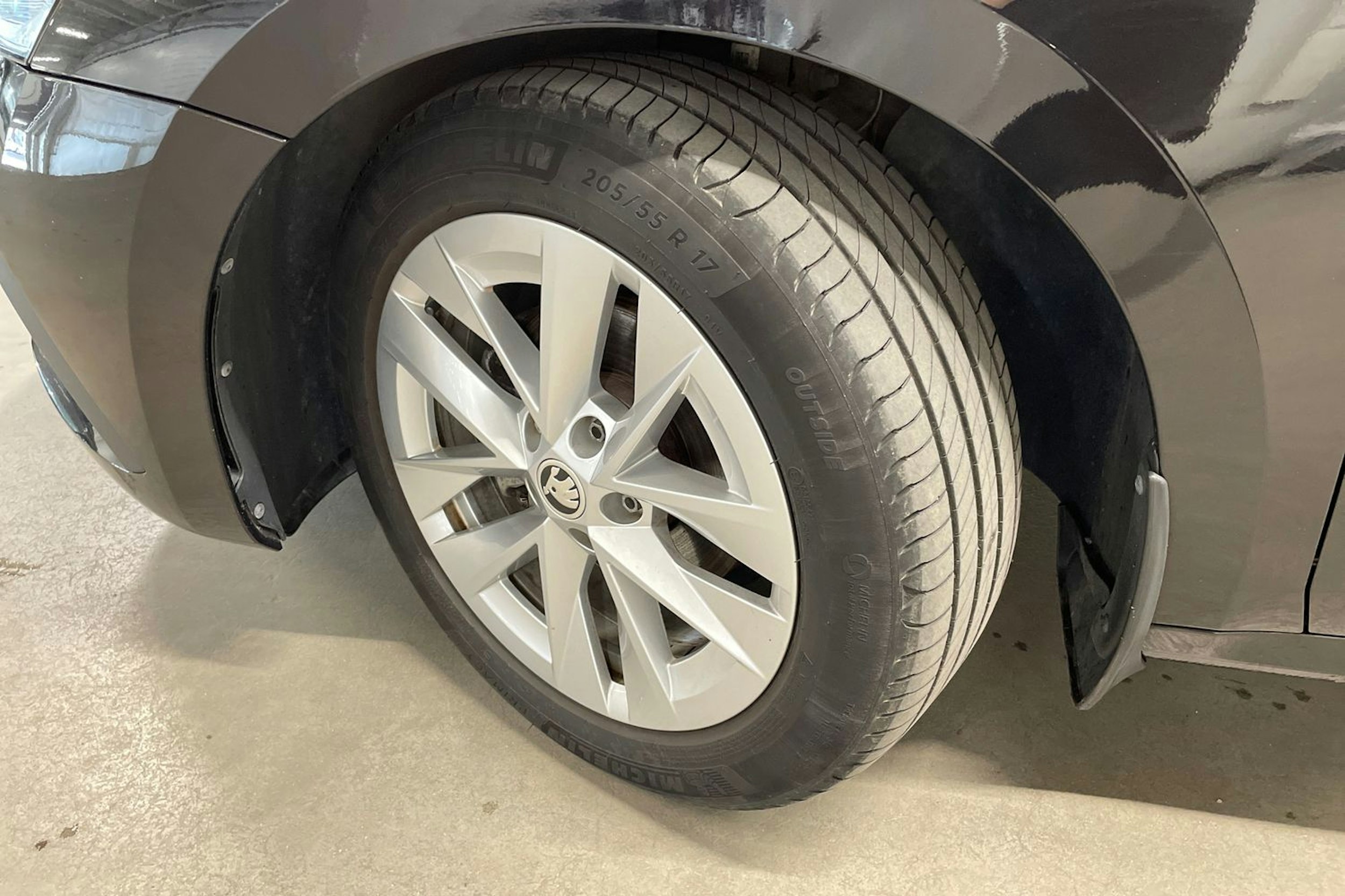 musta Skoda Octavia 2021 kuva 13.