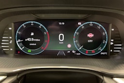 musta Skoda Octavia 2021 kuva 16.