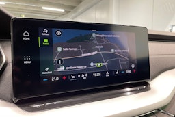 musta Skoda Octavia 2021 kuva 19.