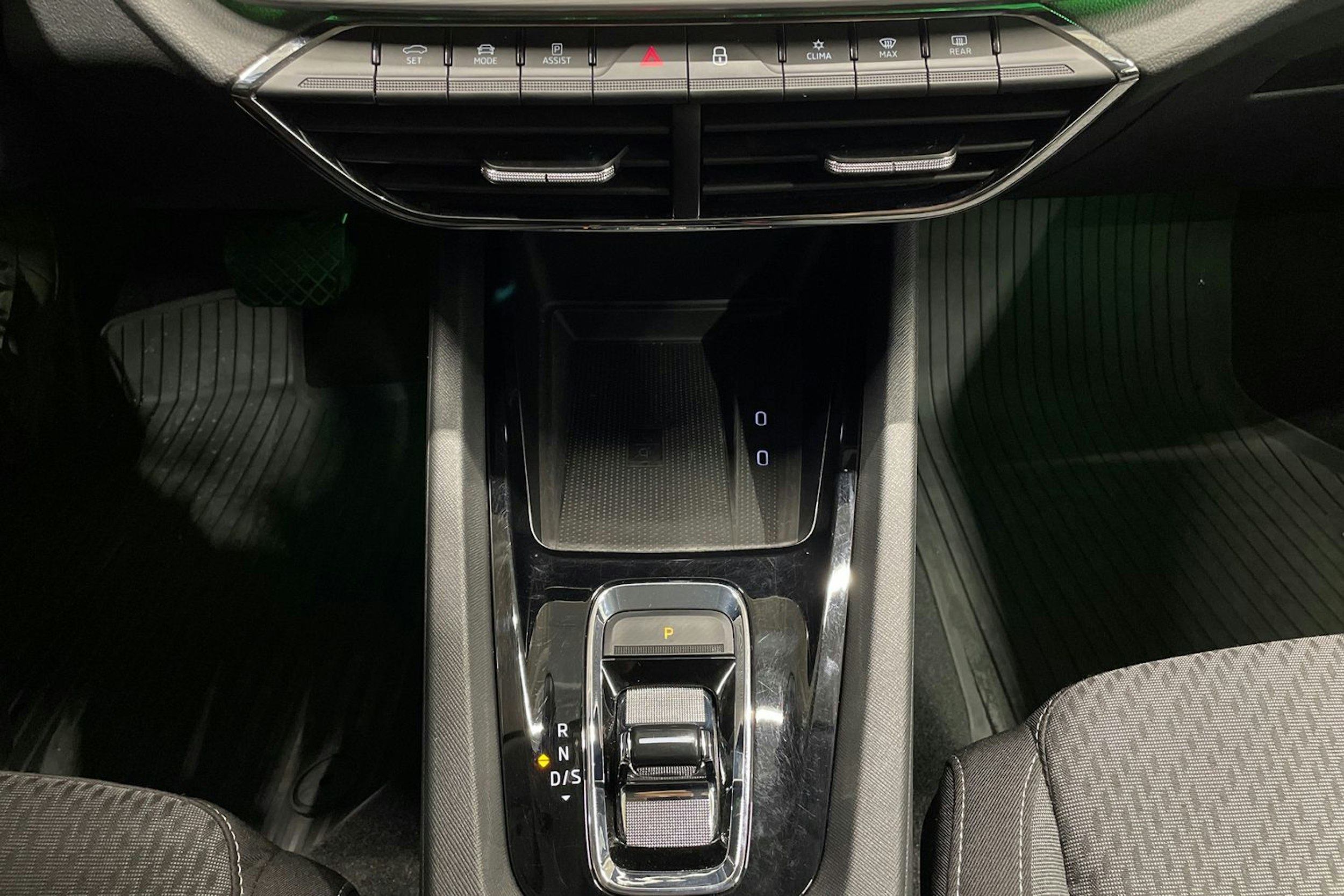 musta Skoda Octavia 2021 kuva 26.