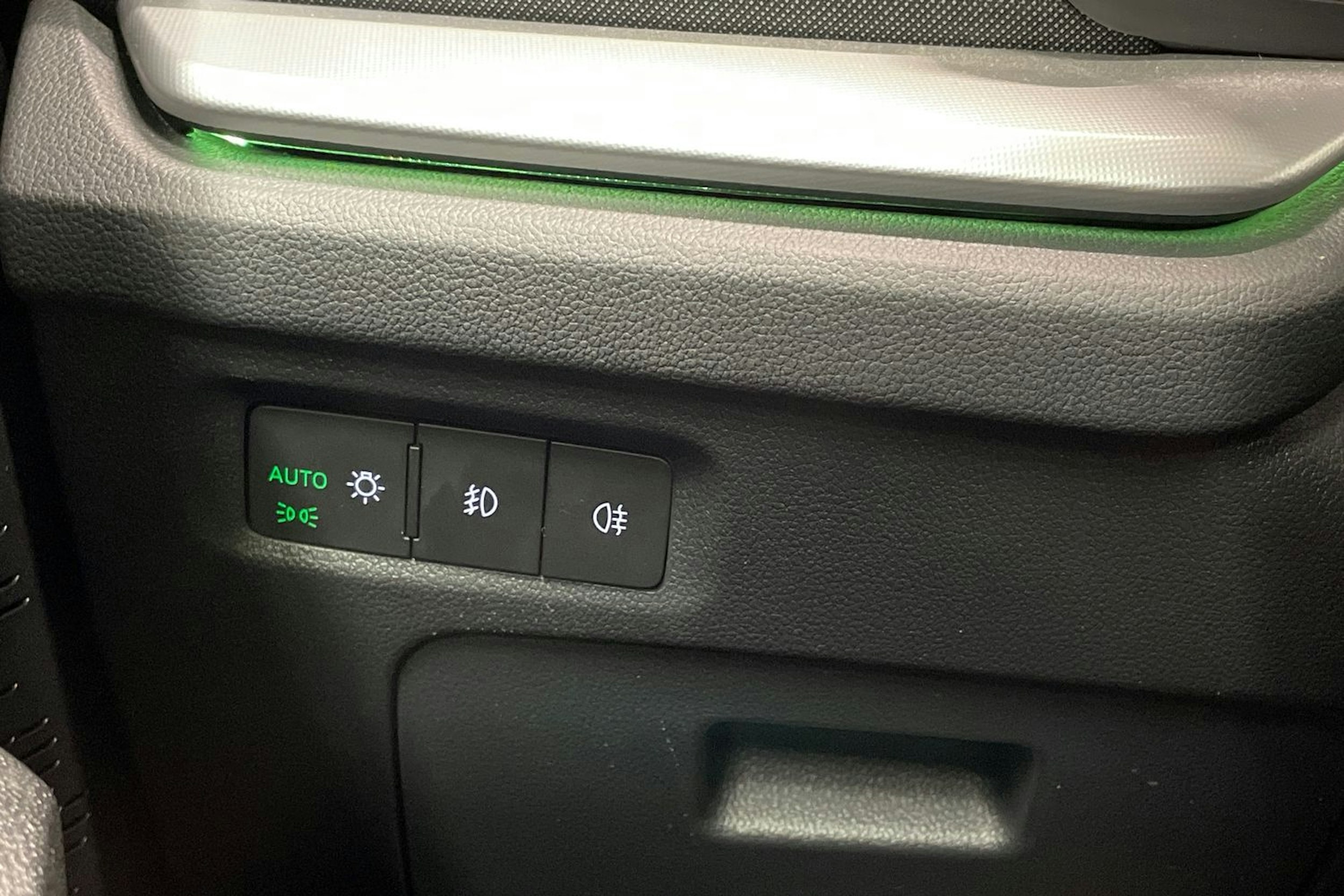 musta Skoda Octavia 2021 kuva 28.