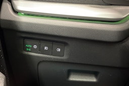 musta Skoda Octavia 2021 kuva 28.