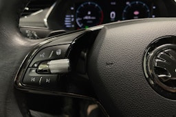 musta Skoda Octavia 2021 kuva 30.