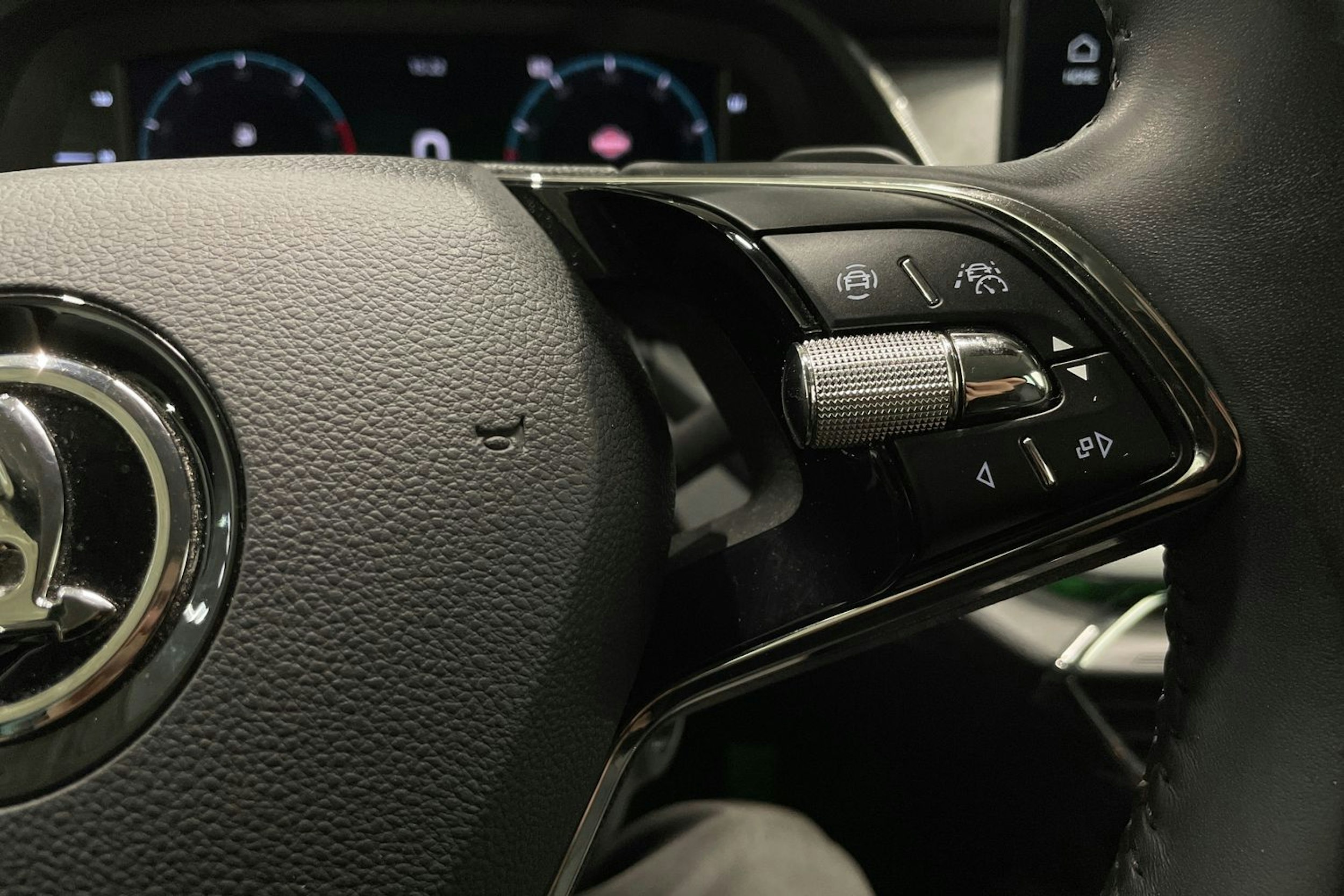 musta Skoda Octavia 2021 kuva 31.
