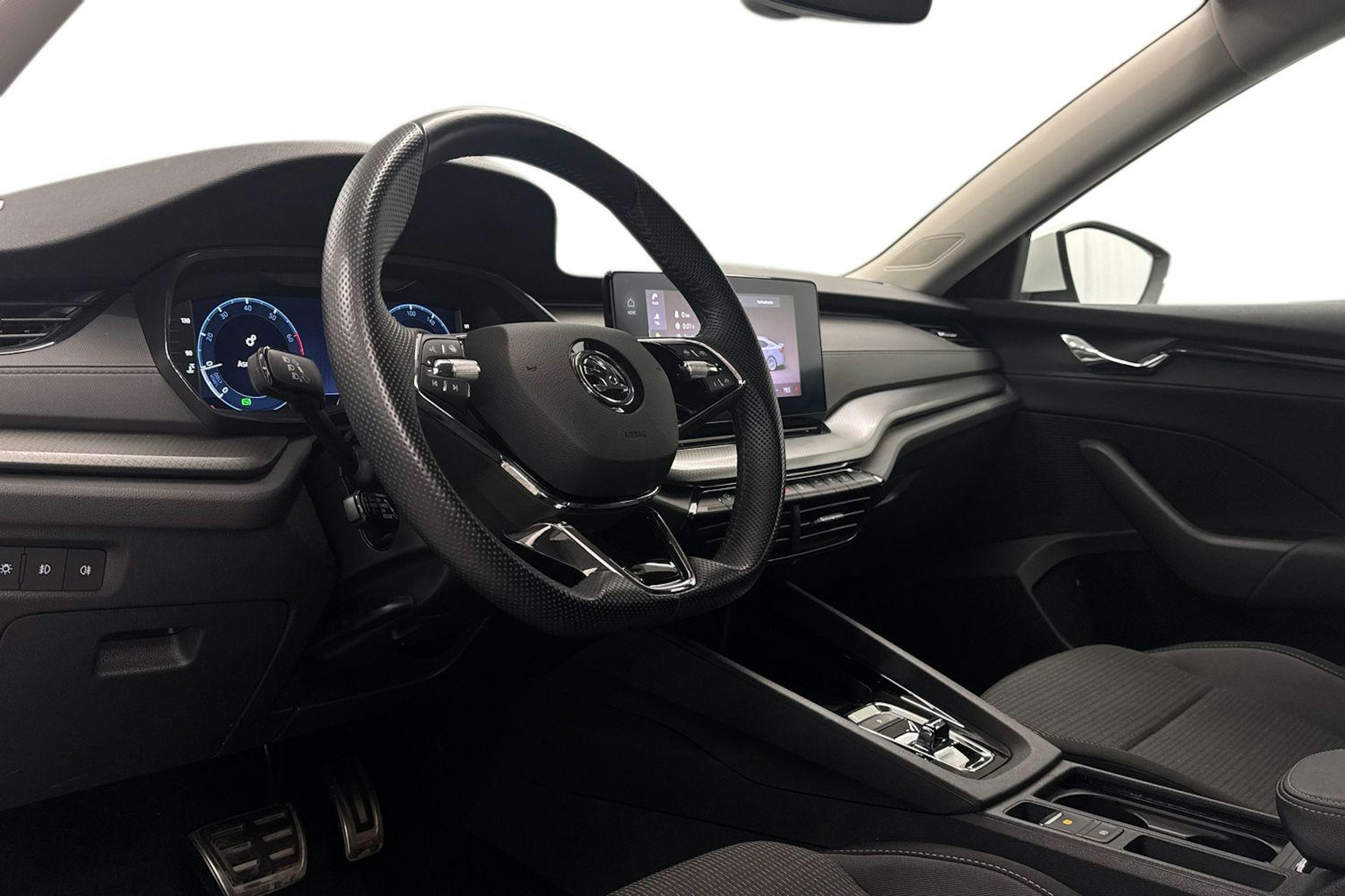 Valkoinen Skoda OCTAVIA 2021 kuva 6.