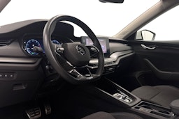 Valkoinen Skoda OCTAVIA 2021 kuva 6.