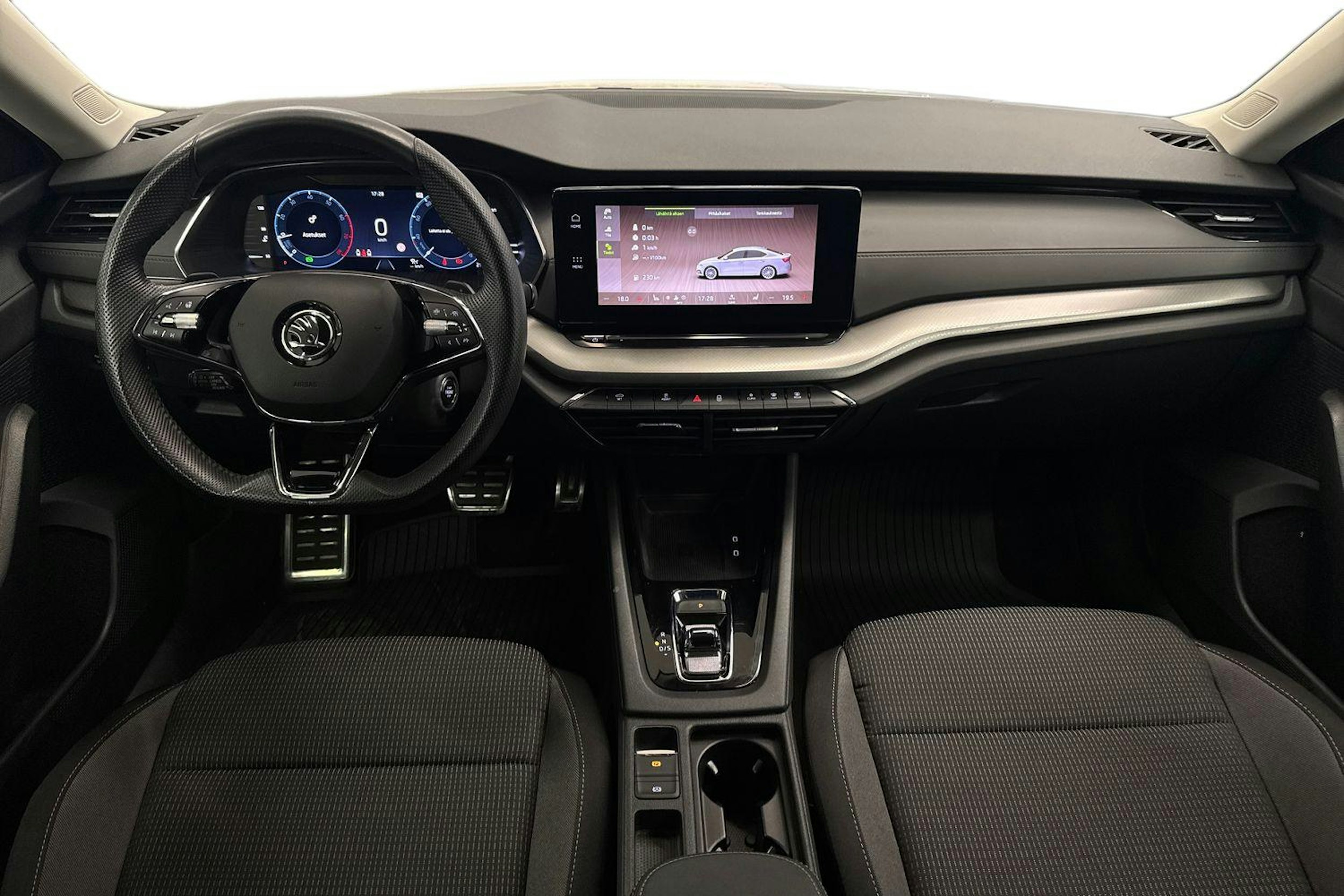 Valkoinen Skoda OCTAVIA 2021 kuva 7.