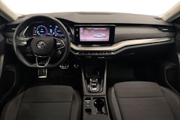 Valkoinen Skoda OCTAVIA 2021 kuva 7.