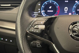 Valkoinen Skoda OCTAVIA 2021 kuva 12.