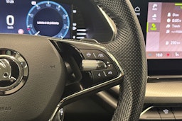 Valkoinen Skoda OCTAVIA 2021 kuva 13.