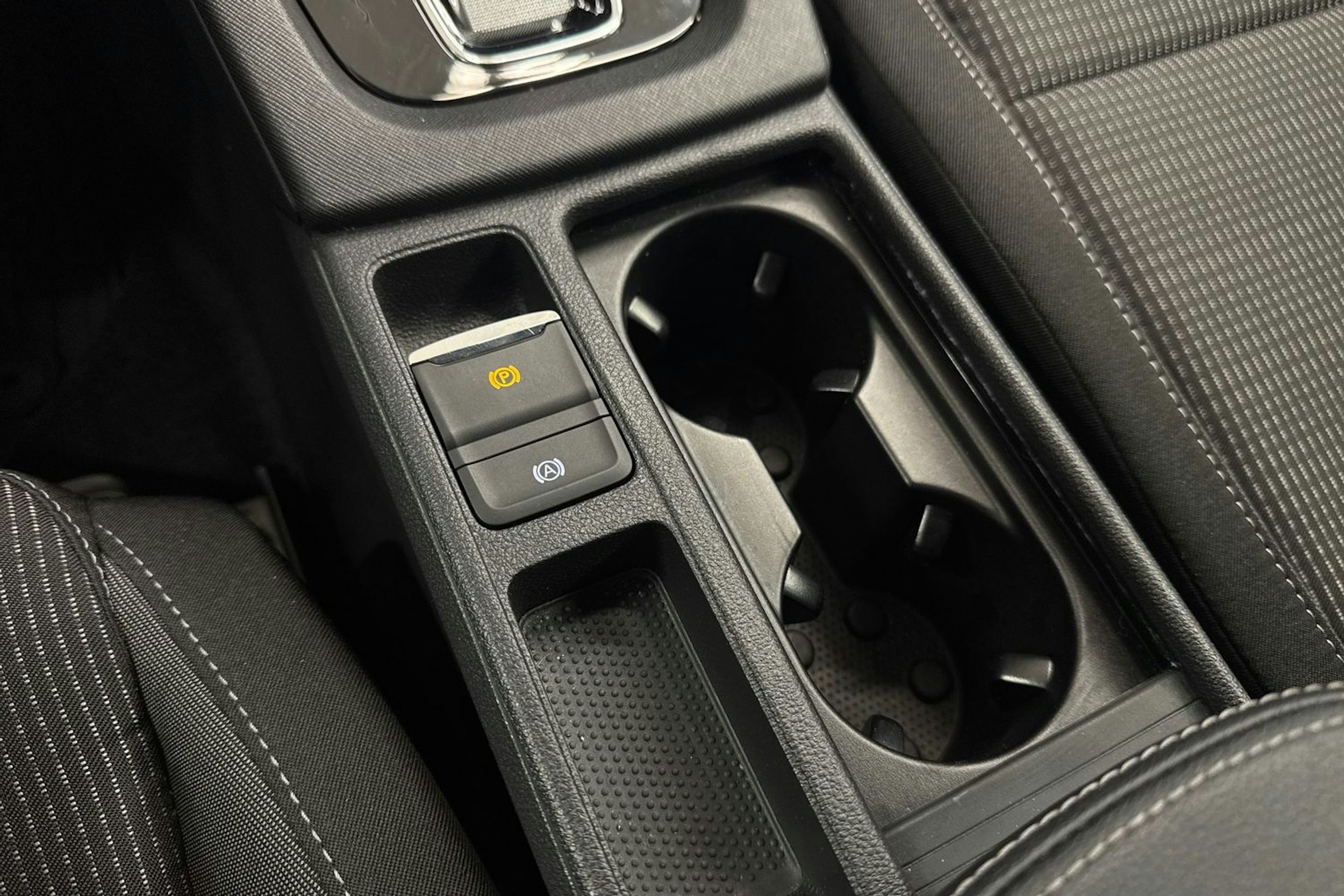 Valkoinen Skoda OCTAVIA 2021 kuva 17.