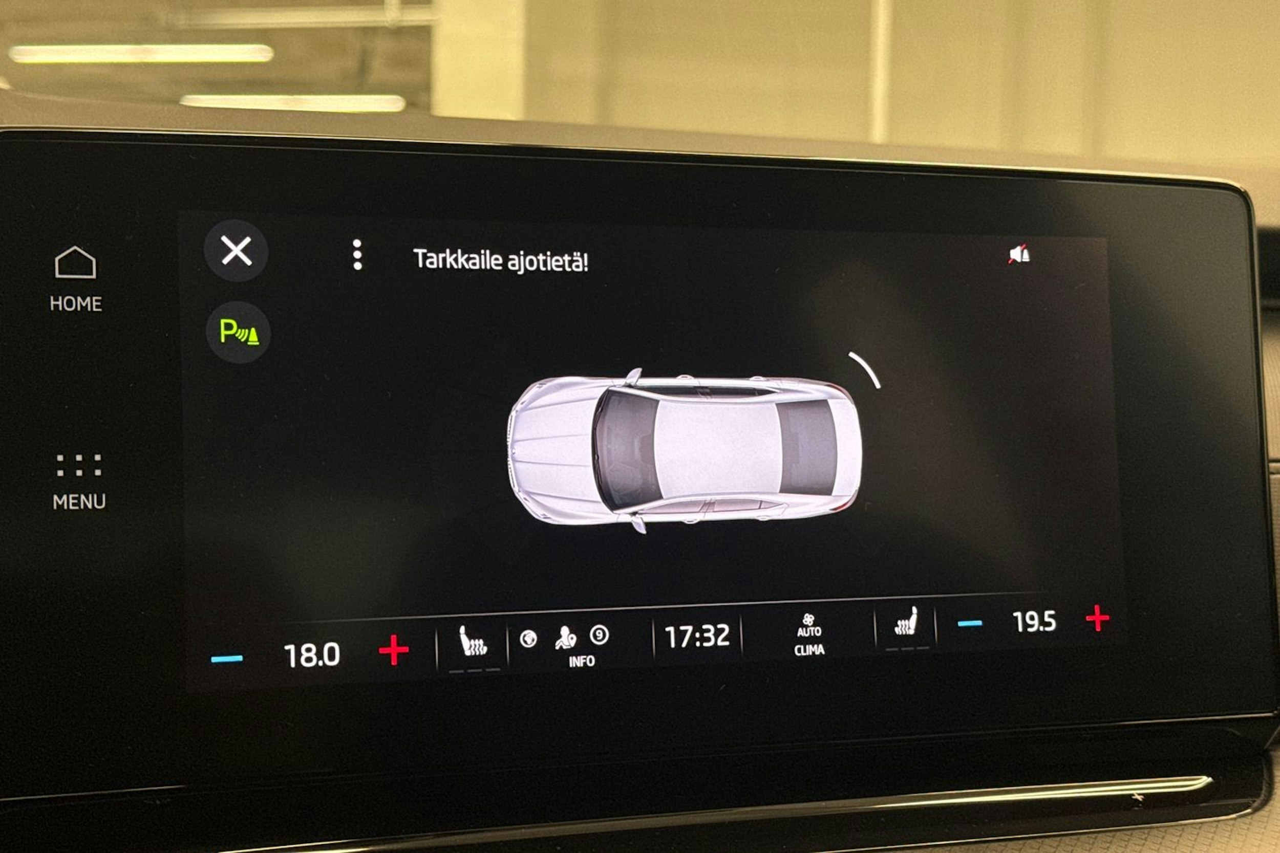Valkoinen Skoda OCTAVIA 2021 kuva 30.