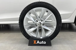 valkoinen Skoda Octavia 2021 kuva 10.