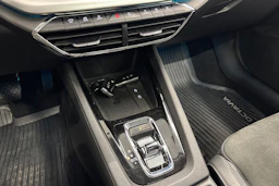 valkoinen Skoda Octavia 2021 kuva 16.