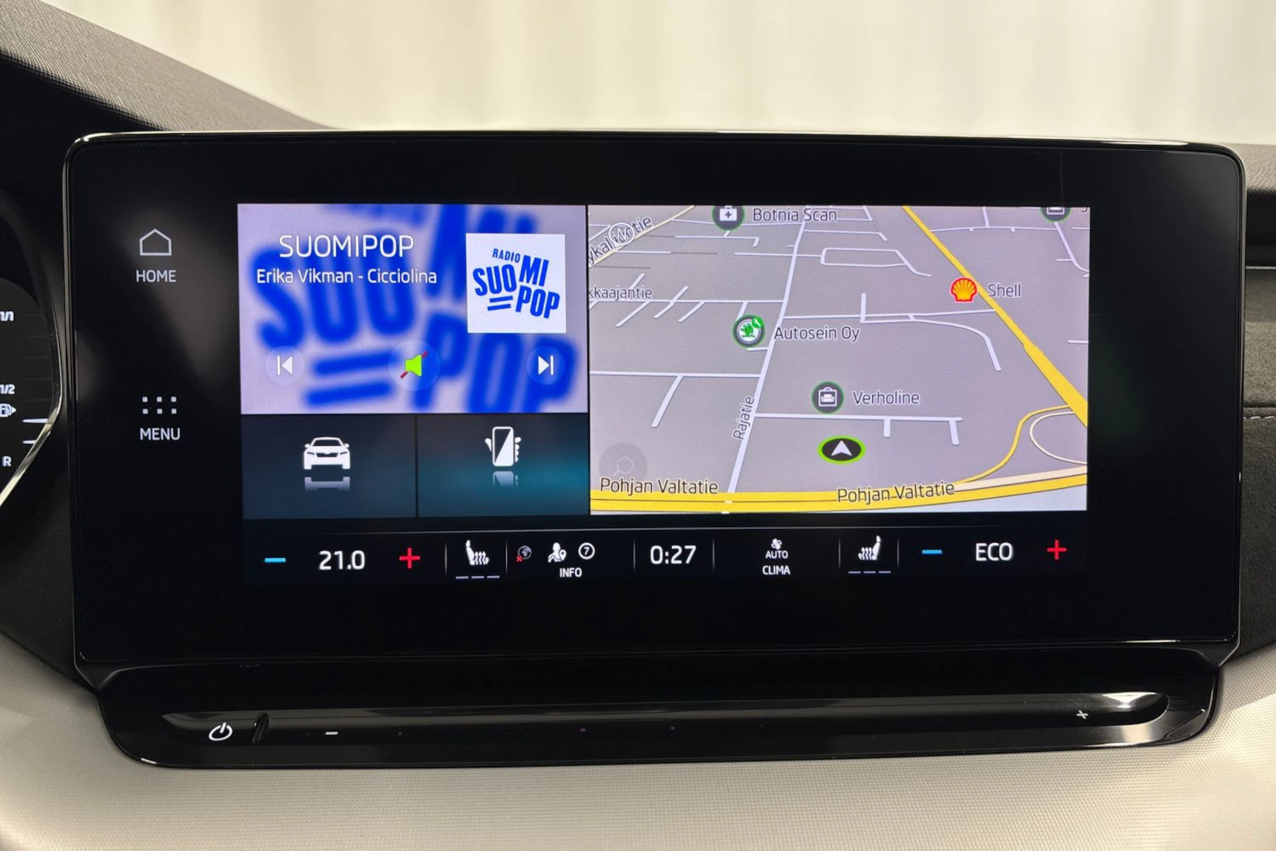 valkoinen Skoda Octavia 2021 kuva 18.