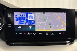 valkoinen Skoda Octavia 2021 kuva 18.