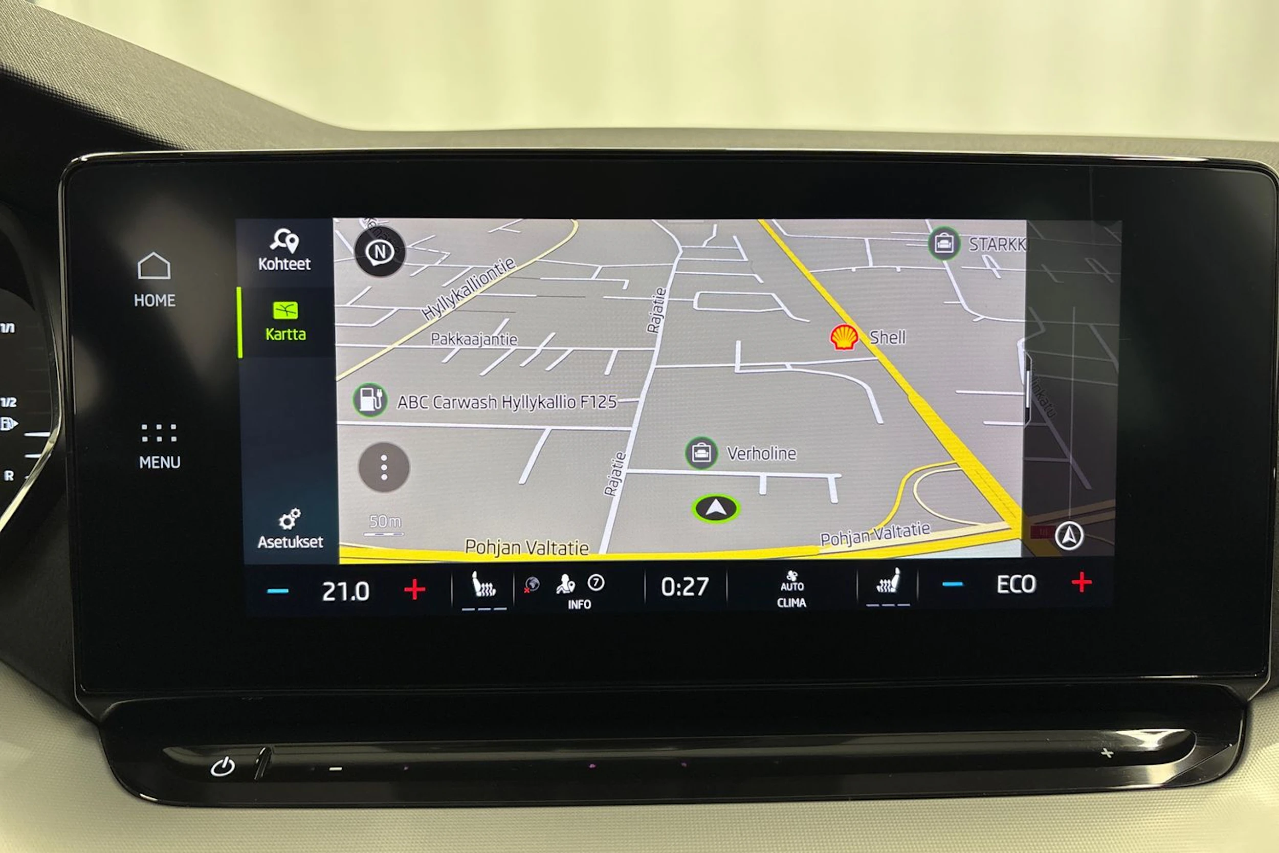 valkoinen Skoda Octavia 2021 kuva 19.