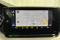 valkoinen Skoda Octavia 2021 kuva 19.