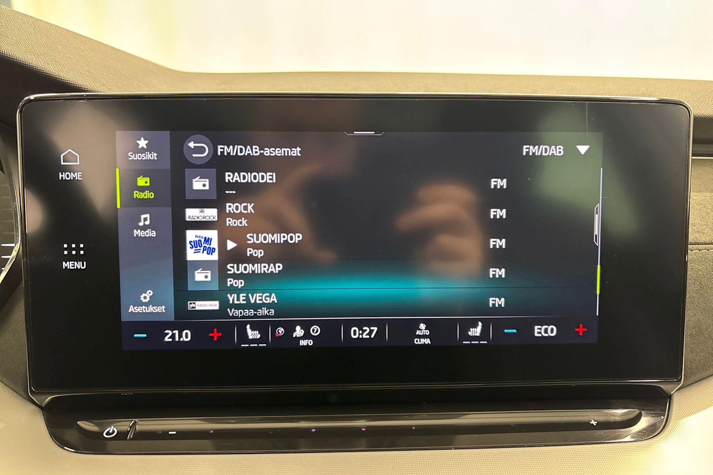 valkoinen Skoda Octavia 2021 kuva 20.