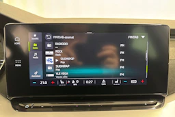 valkoinen Skoda Octavia 2021 kuva 20.