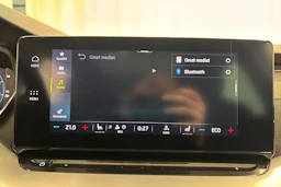 valkoinen Skoda Octavia 2021 kuva 21.