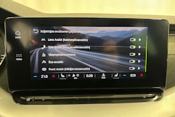 valkoinen Skoda Octavia 2021 kuva 24.