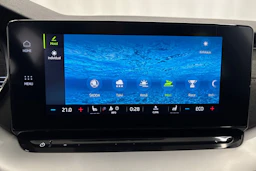 valkoinen Skoda Octavia 2021 kuva 25.