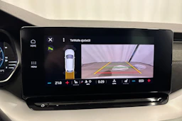 valkoinen Skoda Octavia 2021 kuva 27.