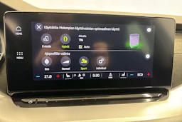 valkoinen Skoda Octavia 2021 kuva 28.