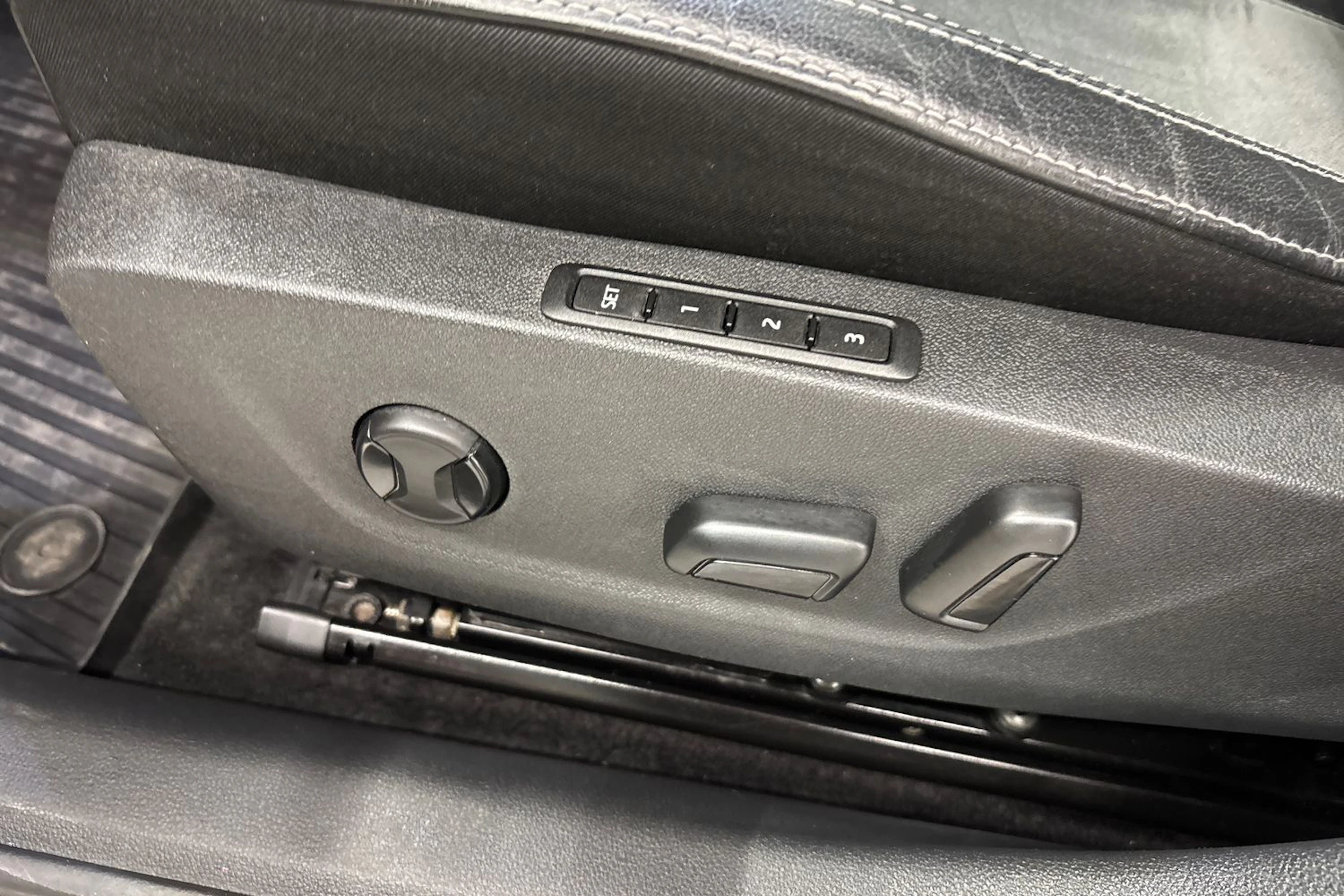 valkoinen Skoda Octavia 2021 kuva 29.