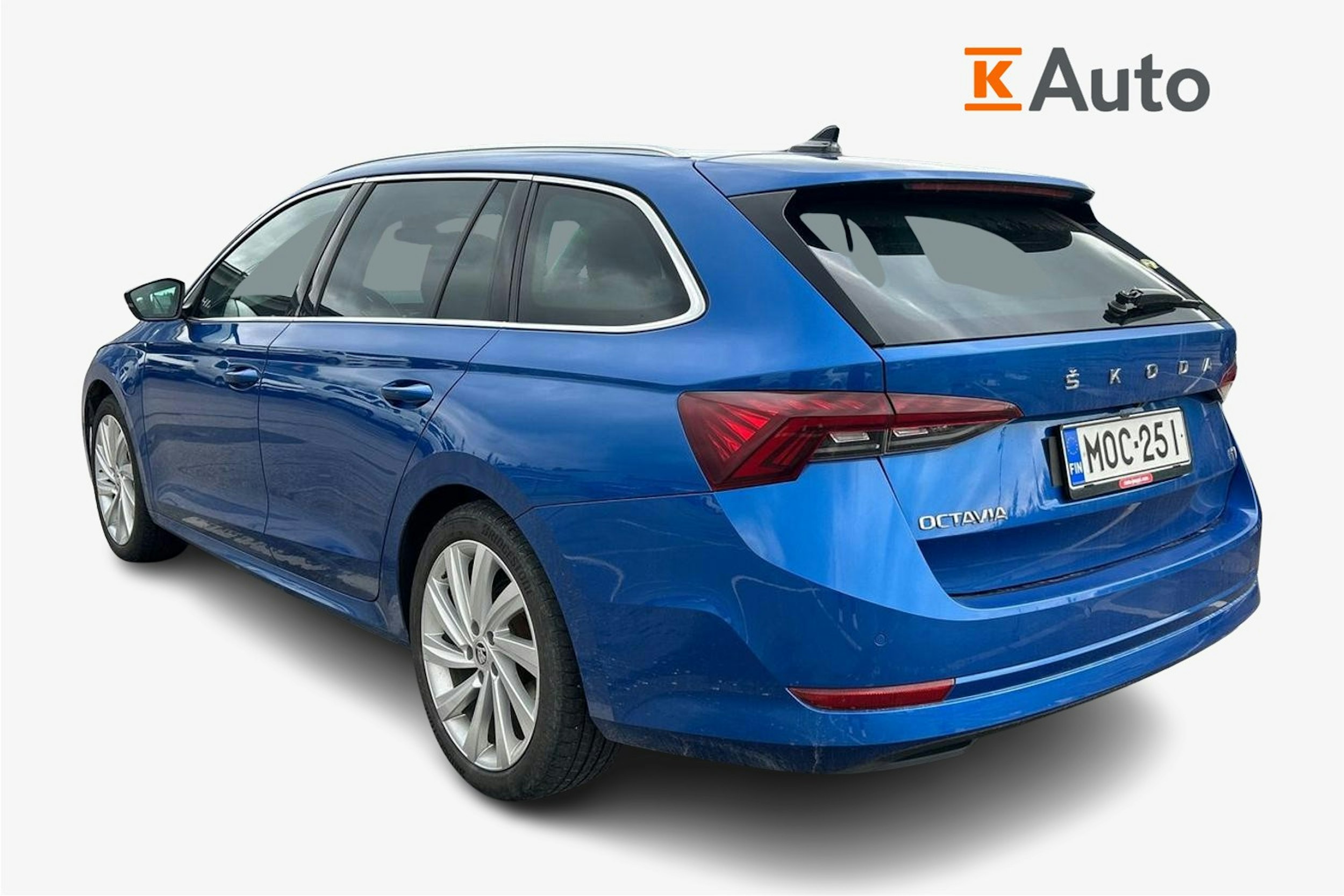 sininen Skoda Octavia 2021 kuva 2.