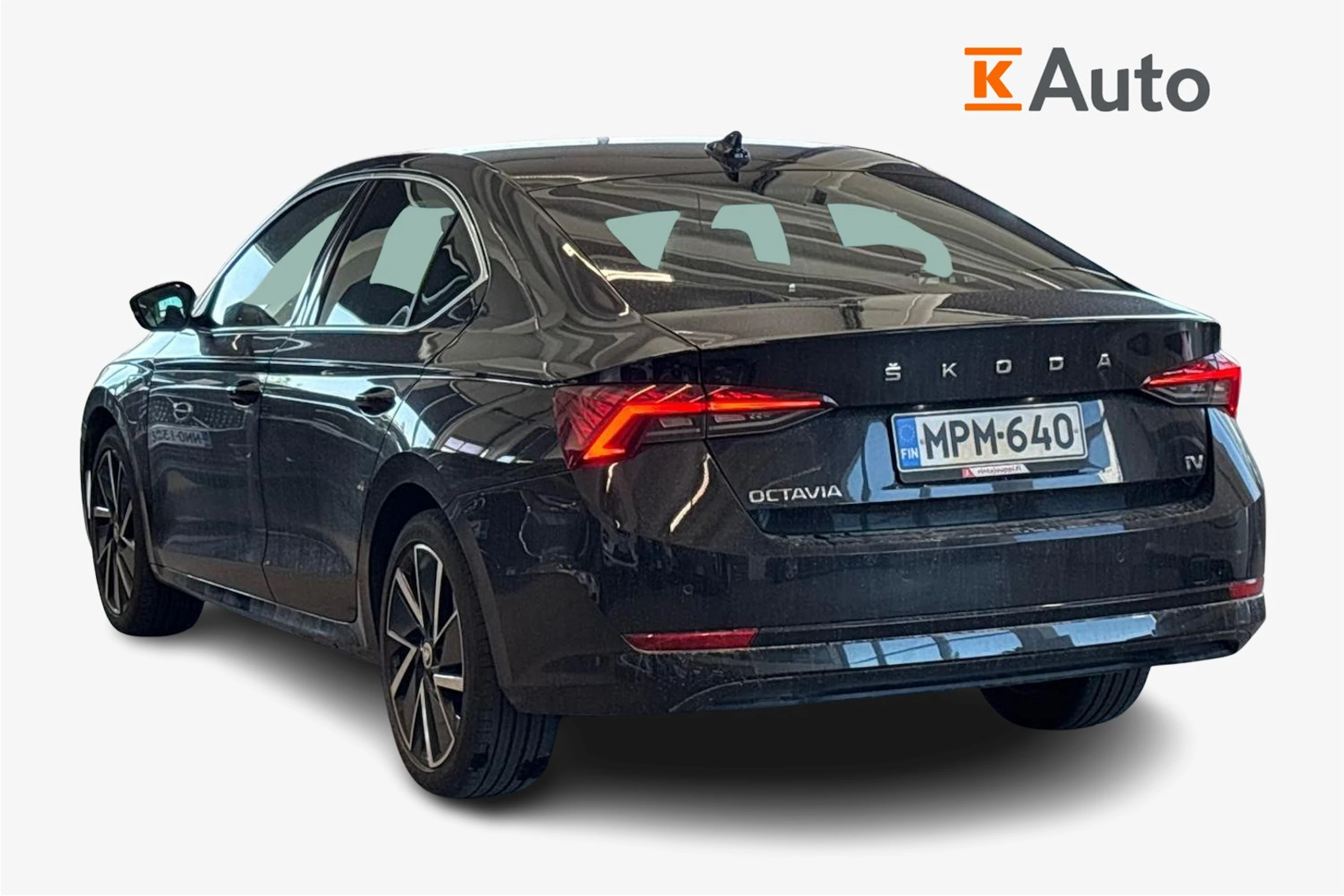 musta Skoda Octavia 2021 kuva 2.