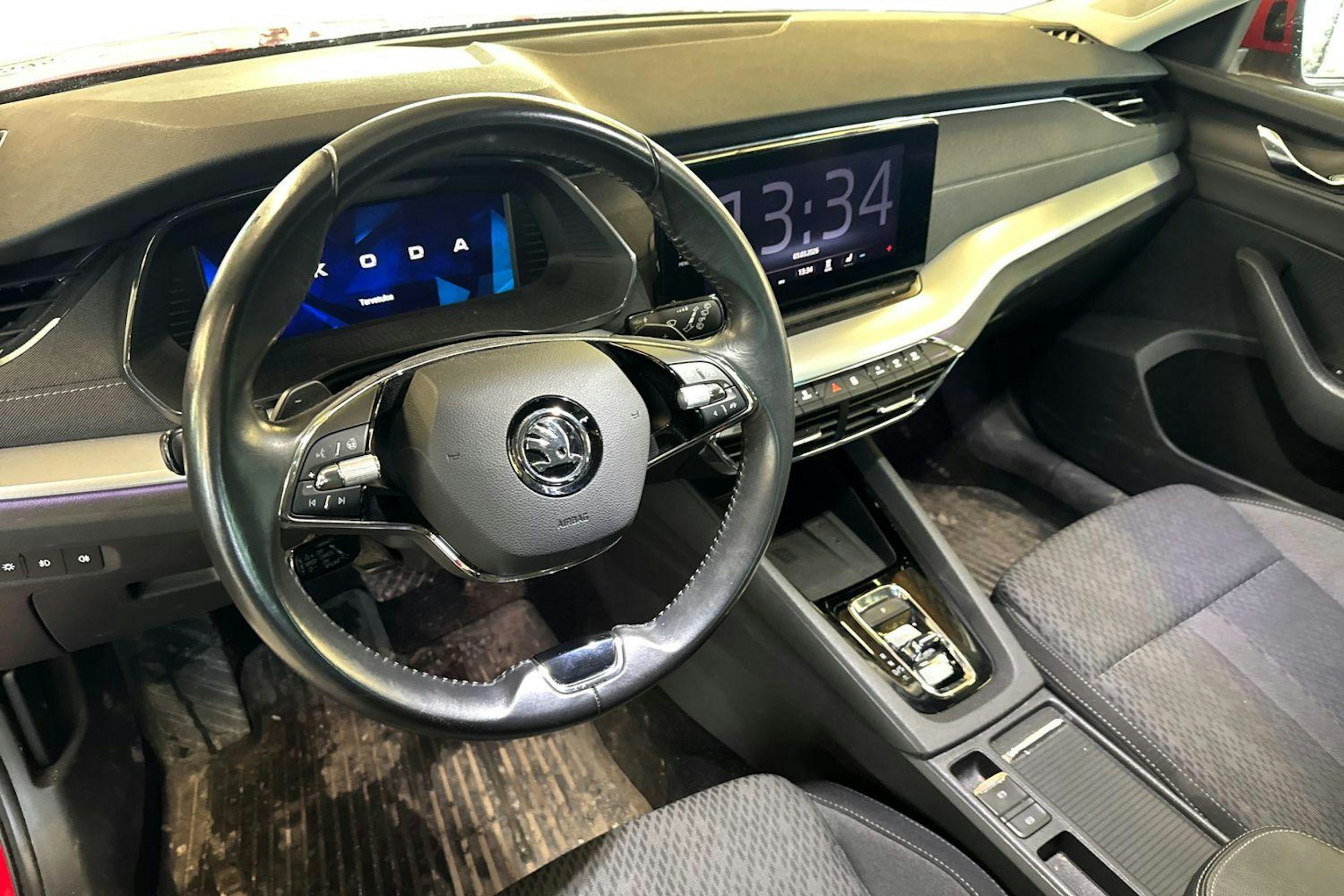 punainen Skoda Octavia 2021 kuva 3.