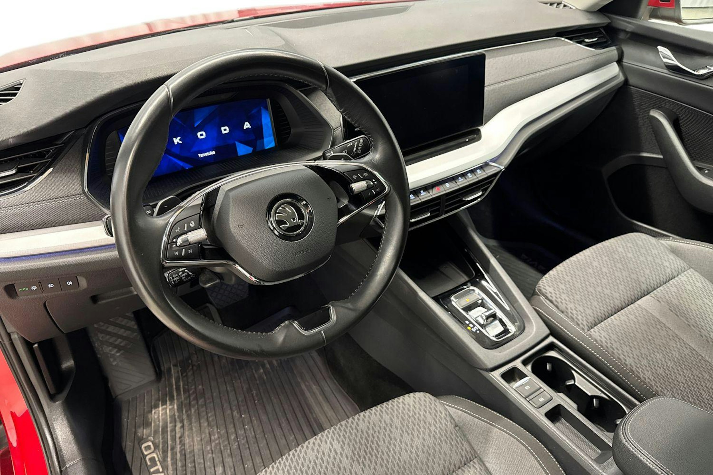 punainen Skoda Octavia 2021 kuva 7.