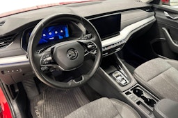 punainen Skoda Octavia 2021 kuva 7.
