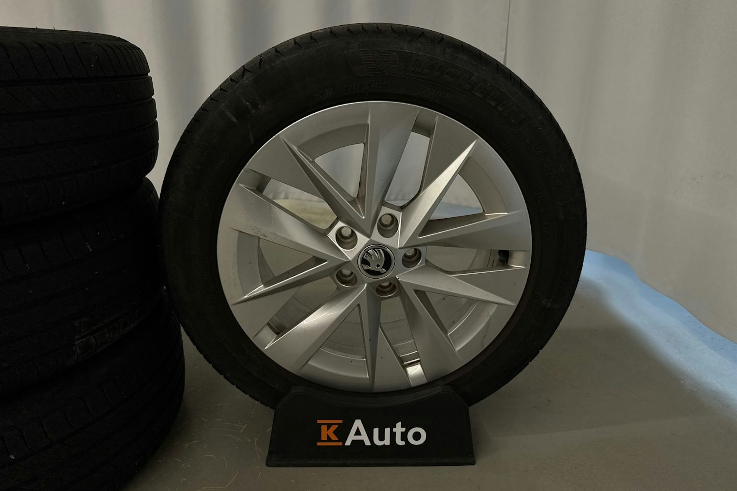 punainen Skoda Octavia 2021 kuva 17.