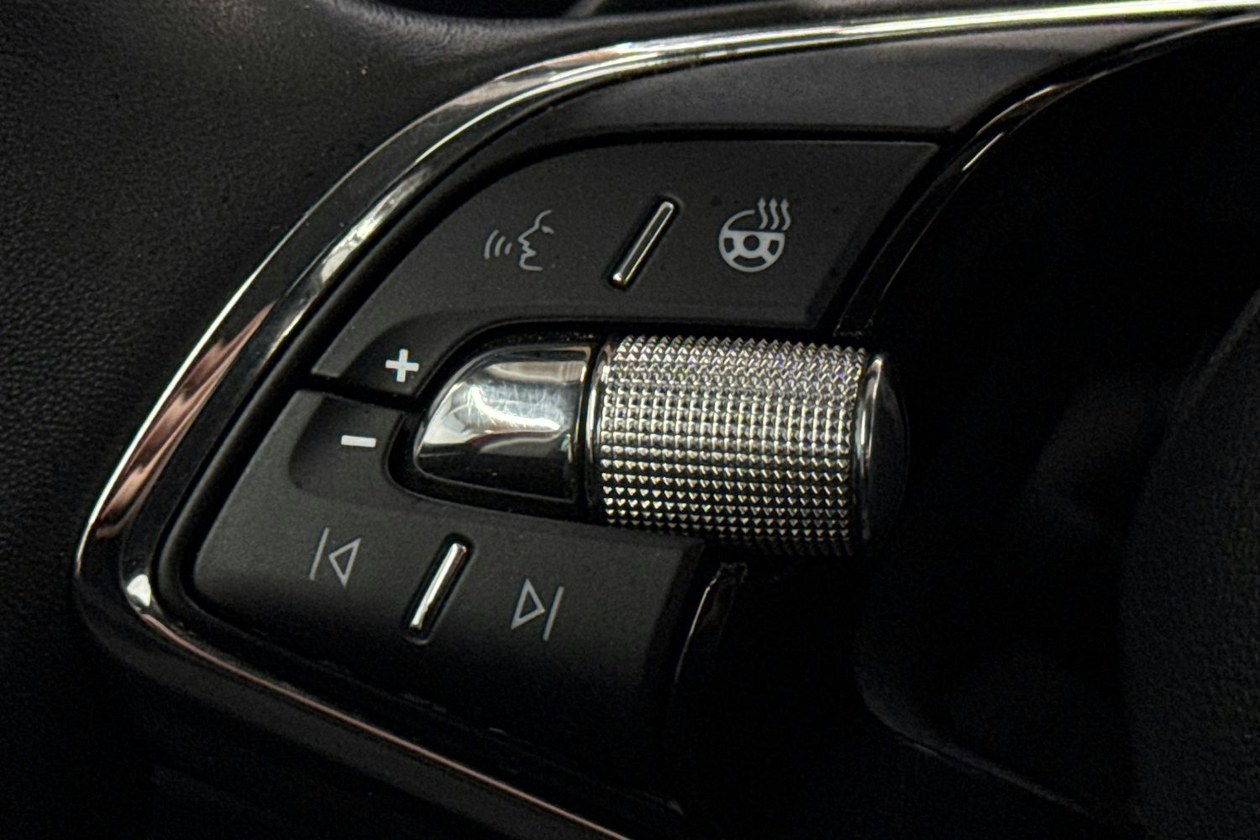 punainen Skoda Octavia 2021 kuva 20.