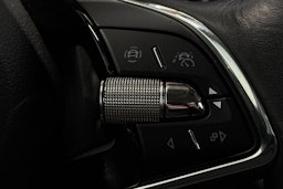 punainen Skoda Octavia 2021 kuva 21.