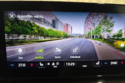 punainen Skoda Octavia 2021 kuva 28.