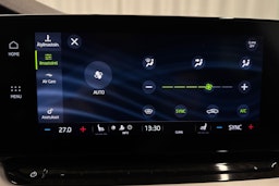 punainen Skoda Octavia 2021 kuva 29.