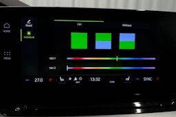 punainen Skoda Octavia 2021 kuva 32.