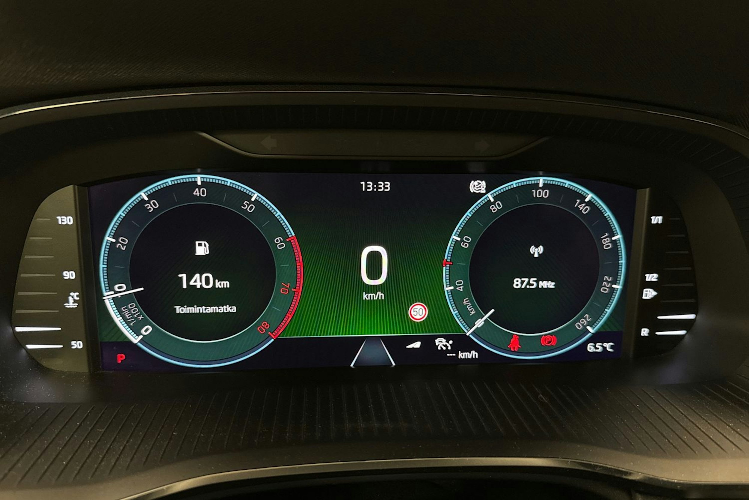 punainen Skoda Octavia 2021 kuva 33.