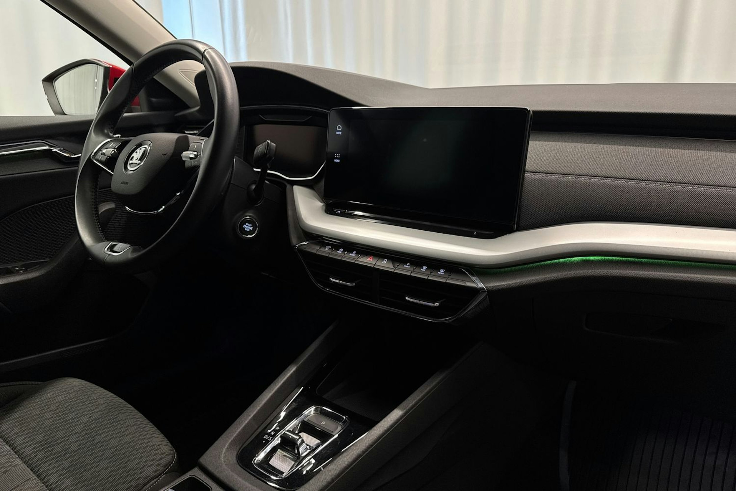 punainen Skoda Octavia 2021 kuva 36.