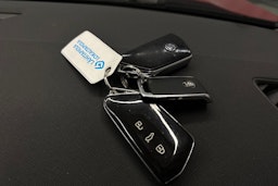 punainen Skoda Octavia 2021 kuva 37.