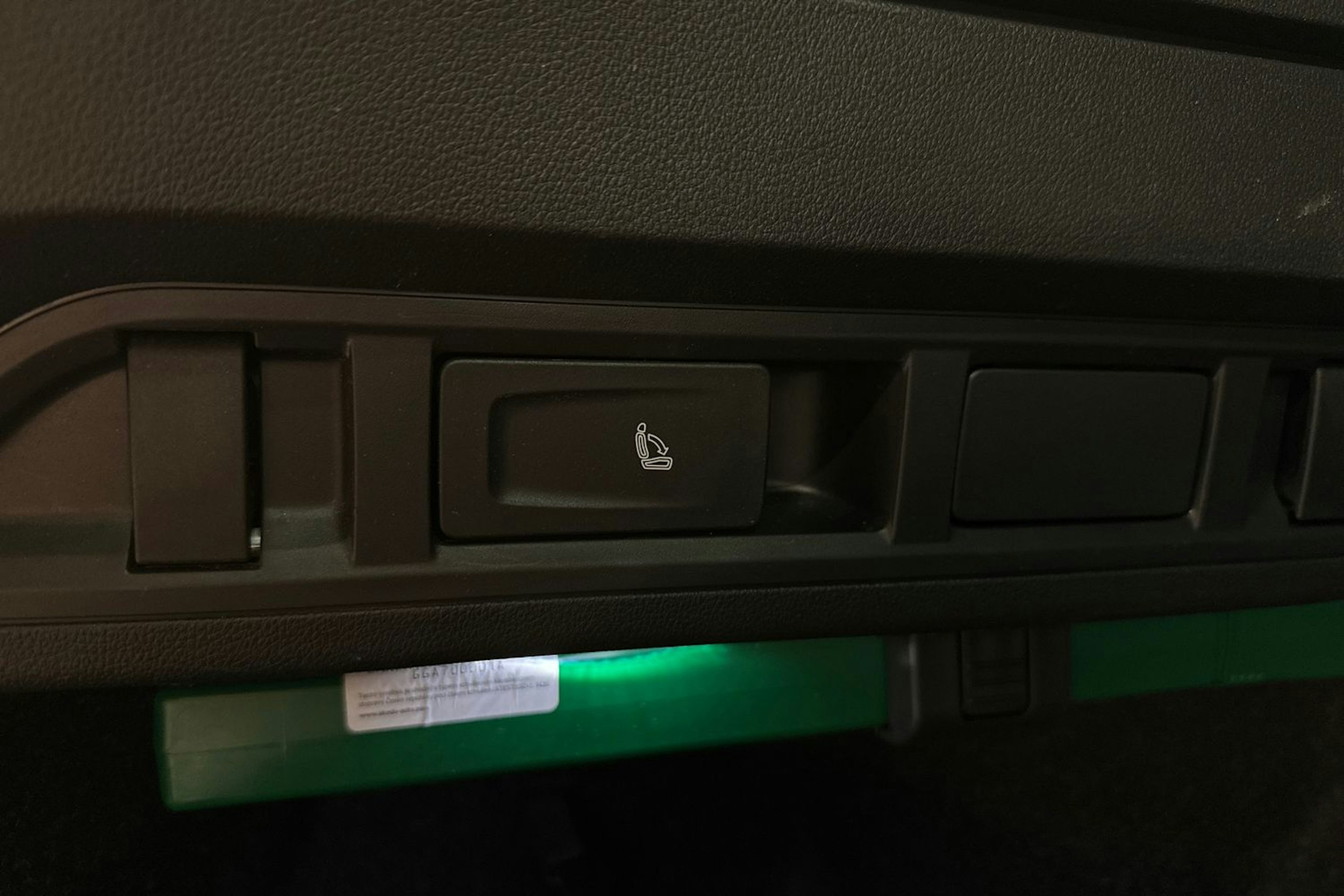 punainen Skoda Octavia 2021 kuva 39.