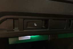 punainen Skoda Octavia 2021 kuva 39.