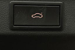 punainen Skoda Octavia 2021 kuva 41.