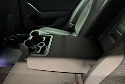 punainen Skoda Octavia 2021 kuva 42.