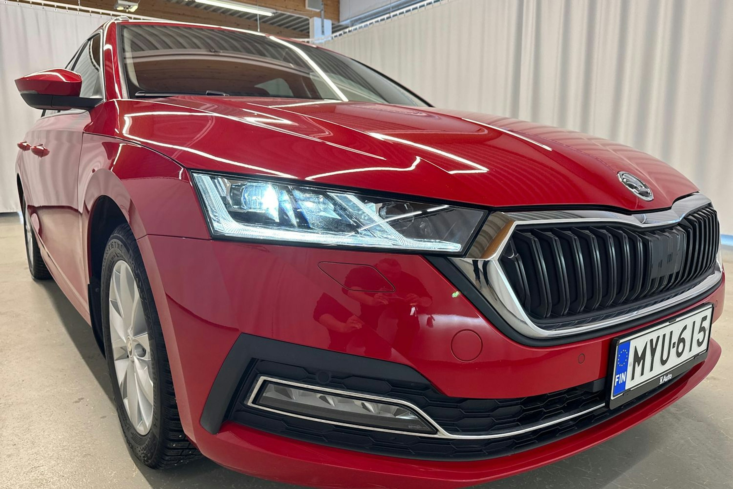 punainen Skoda Octavia 2021 kuva 43.