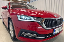 punainen Skoda Octavia 2021 kuva 43.